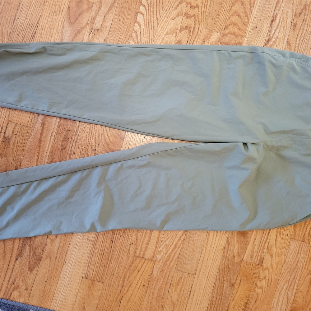 Tommy Bahama Golf Olive Green Lightweight Pants